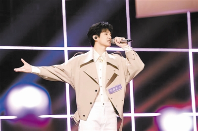 殷秀梅那英华晨宇坐镇 《声鸣远扬2025》总决赛开唱(殷秀梅那英华晨宇加盟声鸣远扬总决赛首播)