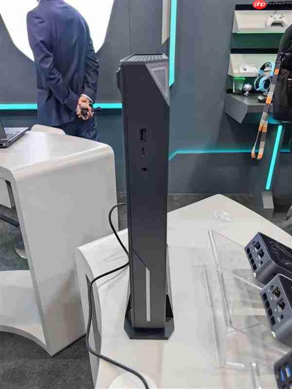 雷神MIX G2独显游戏迷你主机亮相：行业首款Ultra 9 275HX + RTX 5090