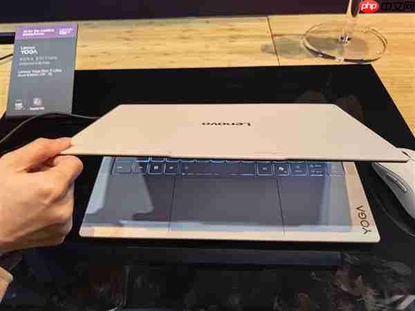 联想YOGA Air 14 Ultra Aura AI元启版发布：仅970g塞下75Wh大电池
