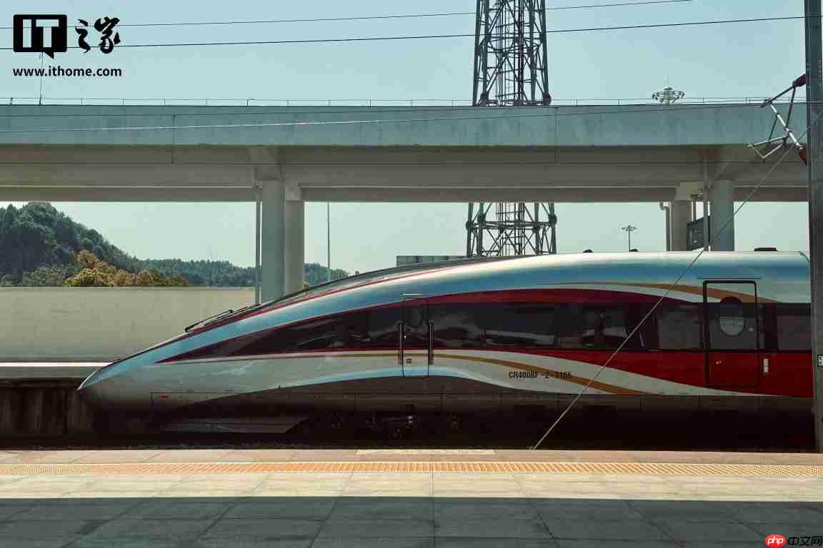 2030 年全国铁路营业里程将达 18 万公里左右，高铁 6 万公里