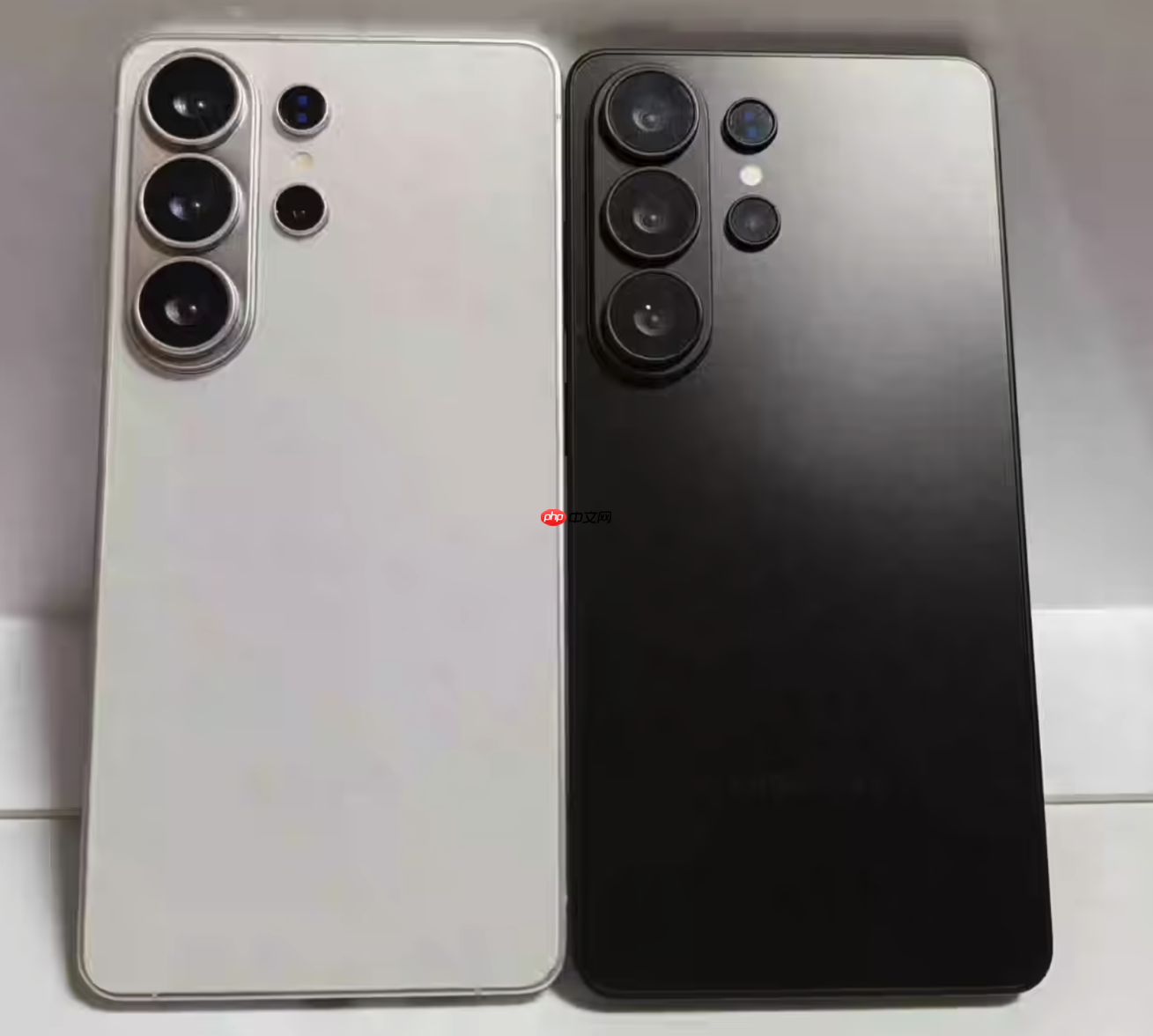 三星Galaxy S26 Ultra机模曝光：摒弃方正机身设计