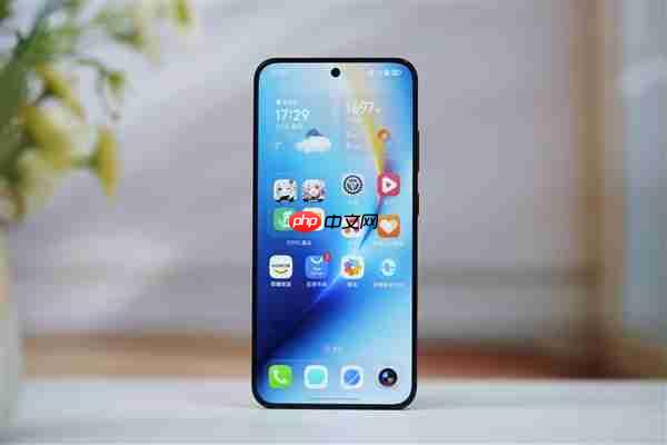 10000mAh巨无霸电池仅2599元起!荣耀WIN RT图赏