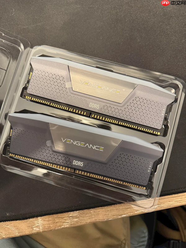 上千美元的海盗船96GB内存被掉包！只值35美元的RGB灯条