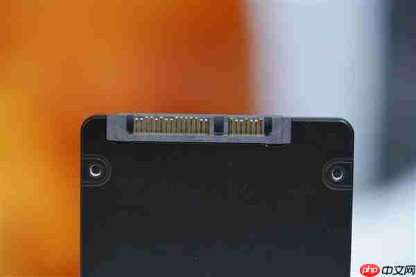 SATA SSD顶尖水平!长江存储SE006 960GB图赏