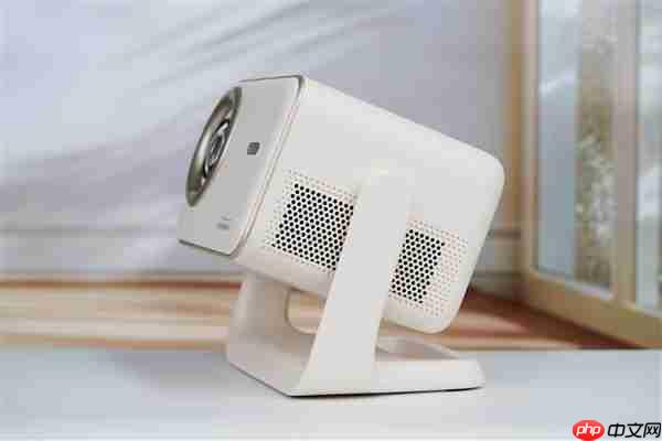哈曼联名+1000 CVIA流明!哈趣投影H3 Ultra图赏