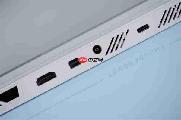 锐龙R9-9850HX万元本！雷神猎刃S游戏本图赏