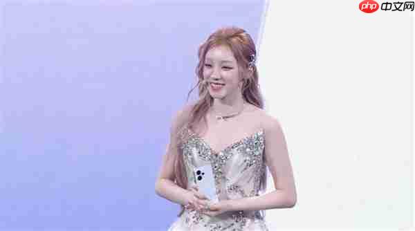 宋雨琦惊喜亮相OPPO Reno15发布会：美到溢出屏幕