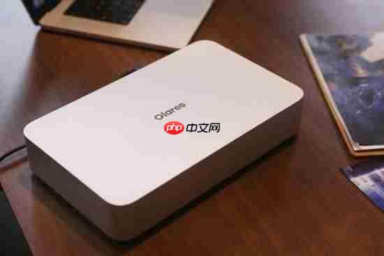 迷你机塞进RTX 5090：搭配酷睿Ultra 9 CPU