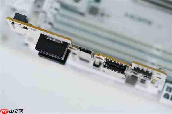 支持10000MT/s内存！微星MPG X870I EDGE TI EVO WIFI主板图赏