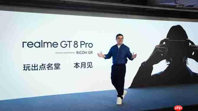 真我 × 理光 GR 影像群访：用 GR 街拍哲学，陪年轻人玩出有态度的个性影像