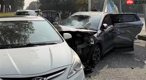 男子带病驾驶 剧烈咳嗽致误踩油门撞车：车辆几乎报废