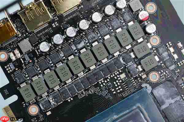 精美纯白设计！技嘉AUROS RTX 5080 MASTER ICE显卡图赏