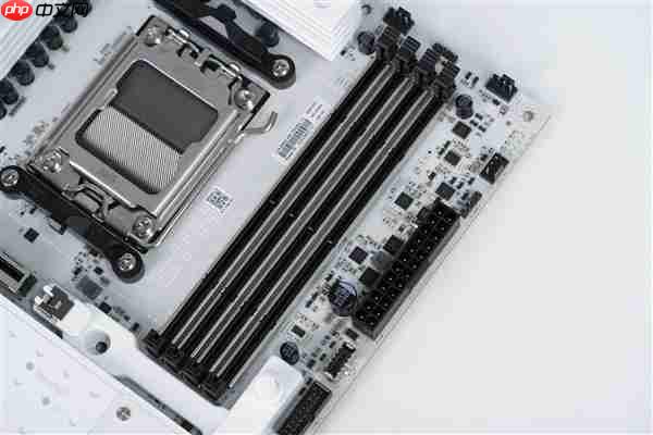 白色高颜值主板！七彩虹CVN B850 ARK FROZEN v14方舟图赏