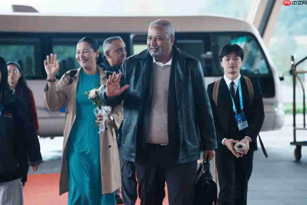 “国际朋友圈”扩容！11国驻华大使为雨城点赞 ——“‘一带一路’乡村振兴·文化交融”驻华大使走进雨城区公益交流活动侧记