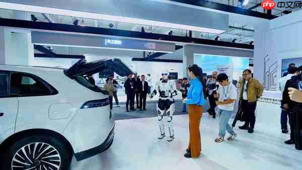 从讲PPT到全流程接待，墨甲机器人2025奇瑞全球创新大会