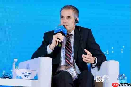 向世界再出发 2025国际冬季运动博览