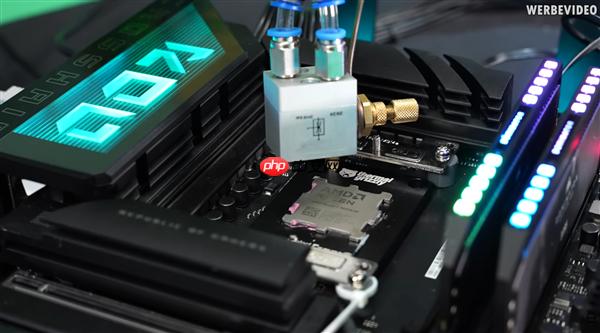 大神玩家动手：9800X3D用上超算的喷雾冷却！可惜不是太完美