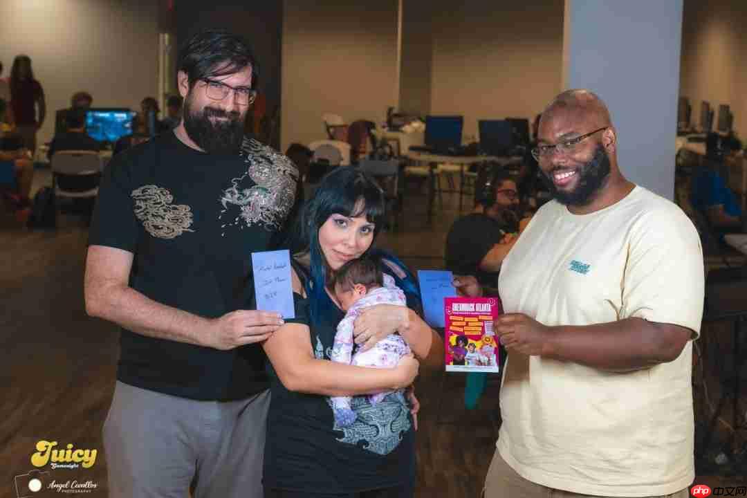 国外女子携婴儿参加真人快打锦标赛勇夺冠军