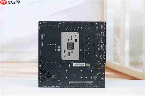 高性价比游戏利器！七彩虹战斧B850M超级黑刃主板图赏