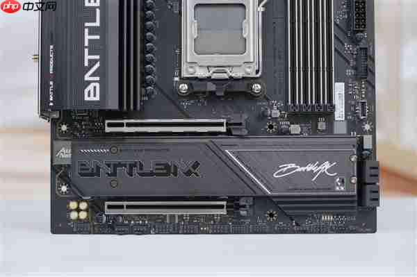 高性价比游戏利器！七彩虹战斧B850M超级黑刃主板图赏