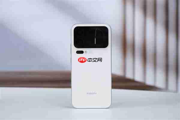 多一块屏对标iPhone 17 Pro Max！小米17 Pro Max图赏