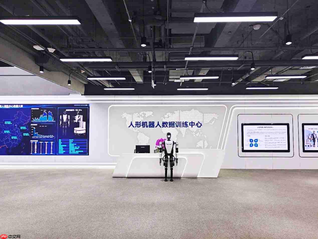 国内最大人形机器人训练场在京启用，年产数据量超 600 万条