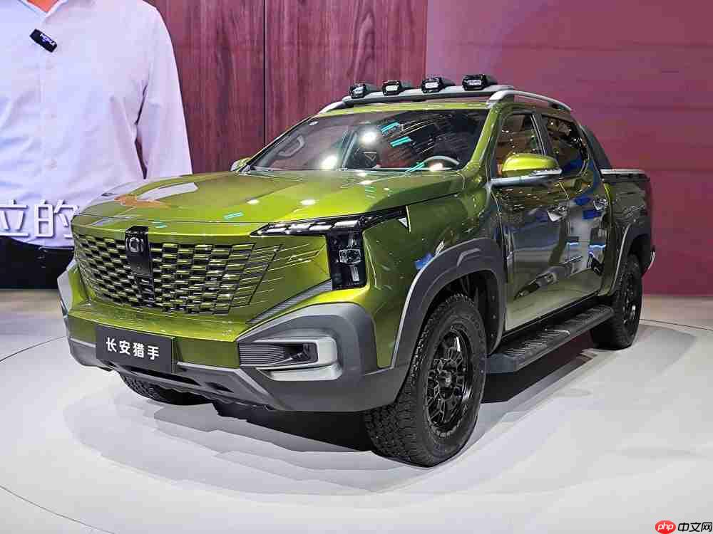 特斯拉惨遭“滑铁卢”！入门版Cybertruck停产，只活了五个月！