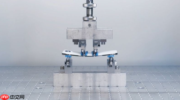 苹果iPhone Air的机身会弯折吗？极端测试揭晓答案