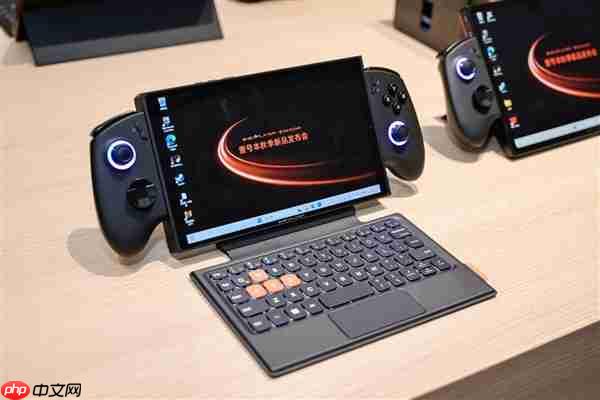 399元起 堪比指甲盖！佰维发布最小的国产mini SSD硬盘：只比TF卡大一点