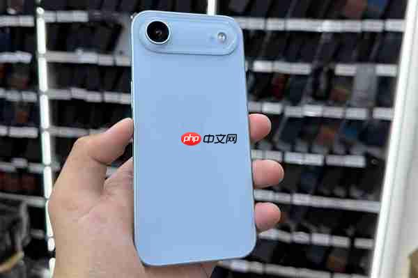 曝苹果销售正接受eSIM培训:iPhone 17系列迈入无卡时代