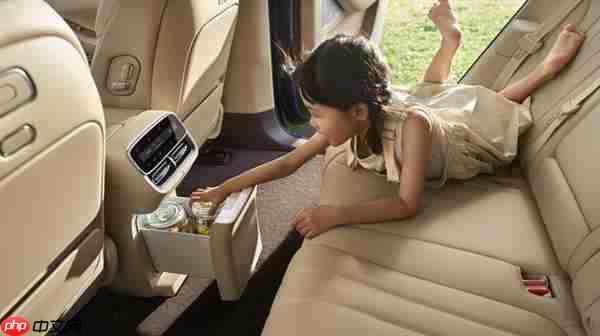 全新问界M7内饰美图曝光！主驾零重力座椅上车  家庭出行体验再升级