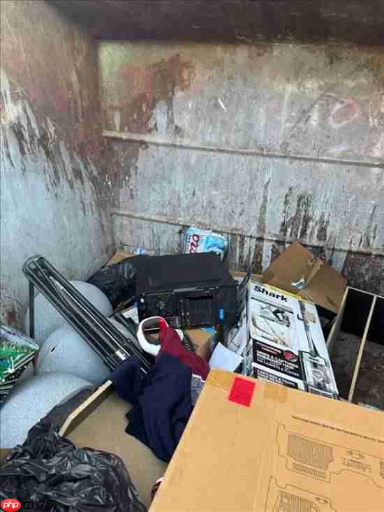 玩家在垃圾堆中发现十年前的配置主机，清理后重现生机！