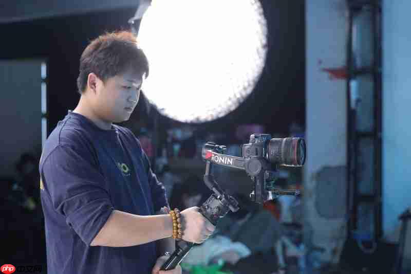 打造明星感直播，头部团播直播间深度部署佳直播解决方案