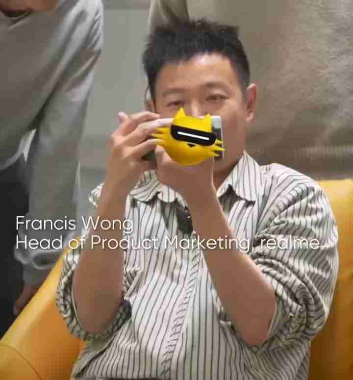 realme真我新旗舰机3月亮相：“撞衫”小米 15 Ultra手机