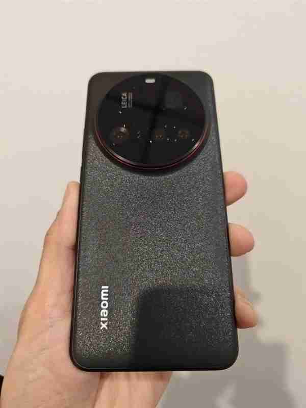 小米史上最强徕卡机皇!小米15 Ultra真机亮相