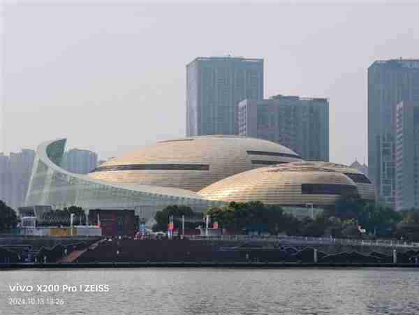天玑9400助力vivo X200 Pro成安卓影像天花板:灭霸级长焦无人能敌