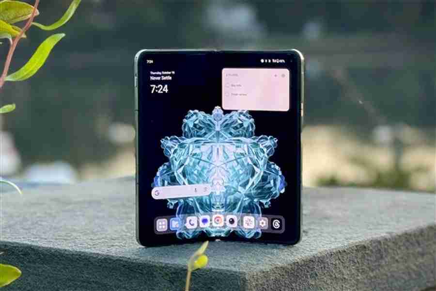 5900mAh大电池+骁龙8至尊 OPPO Find N5折叠屏外观曝光