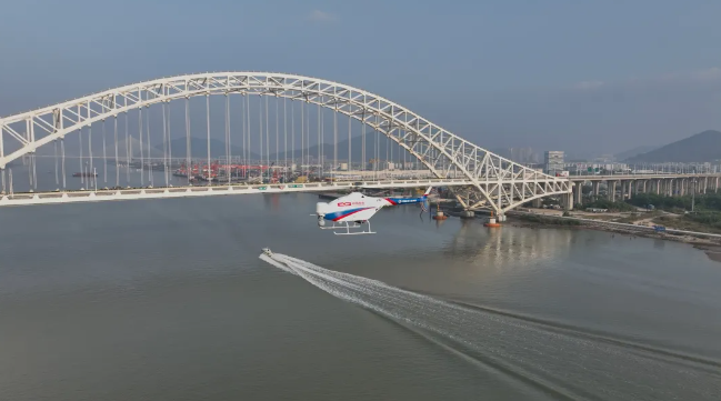 我国 AR-500 无人直升机首次在城市内开展示范应用 我国 AR-500 无人直升机首次在城市内开展示范应用