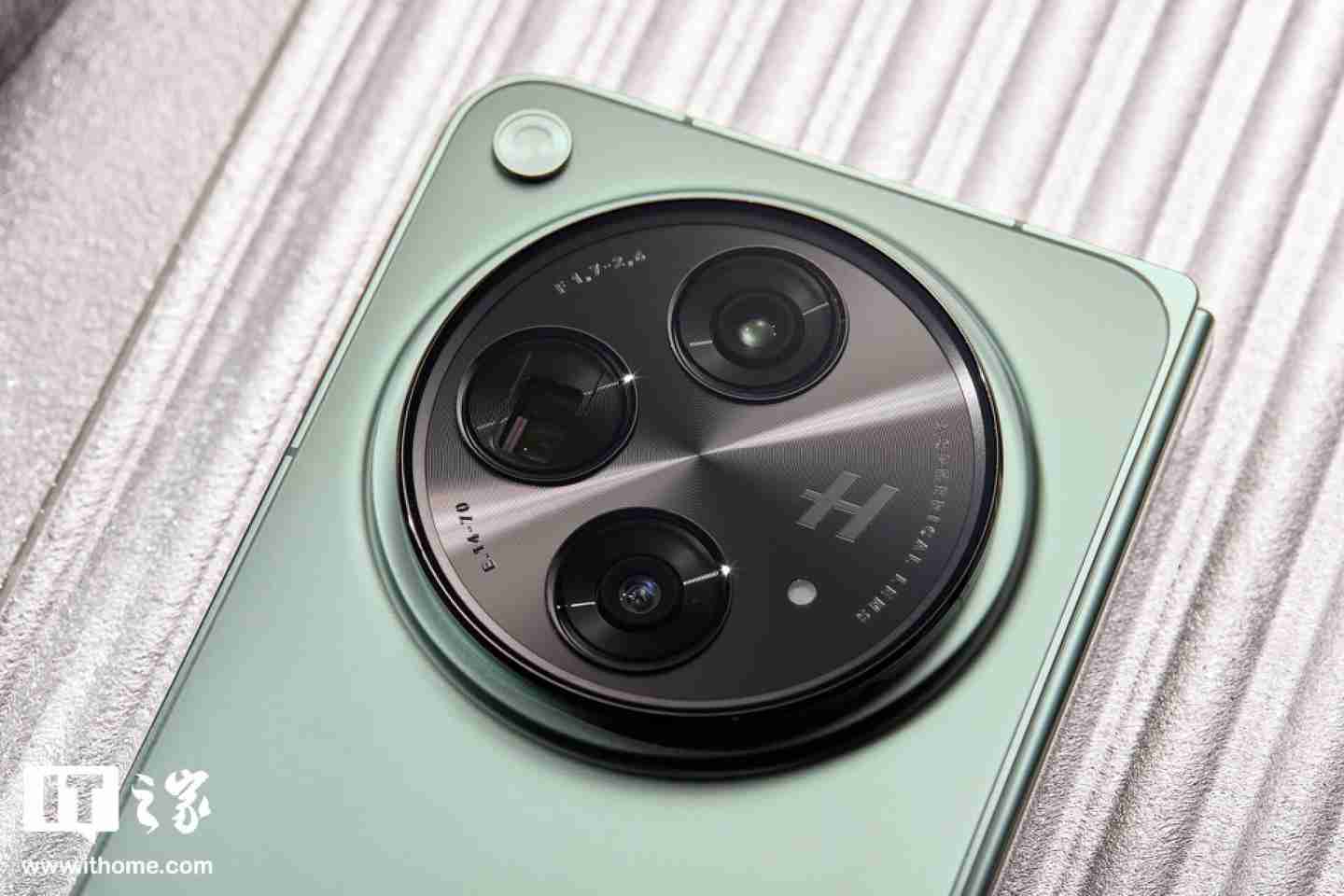 OPPO 全新一代大折叠屏手机年后发布，预计搭载骁龙 8 至尊版处理器