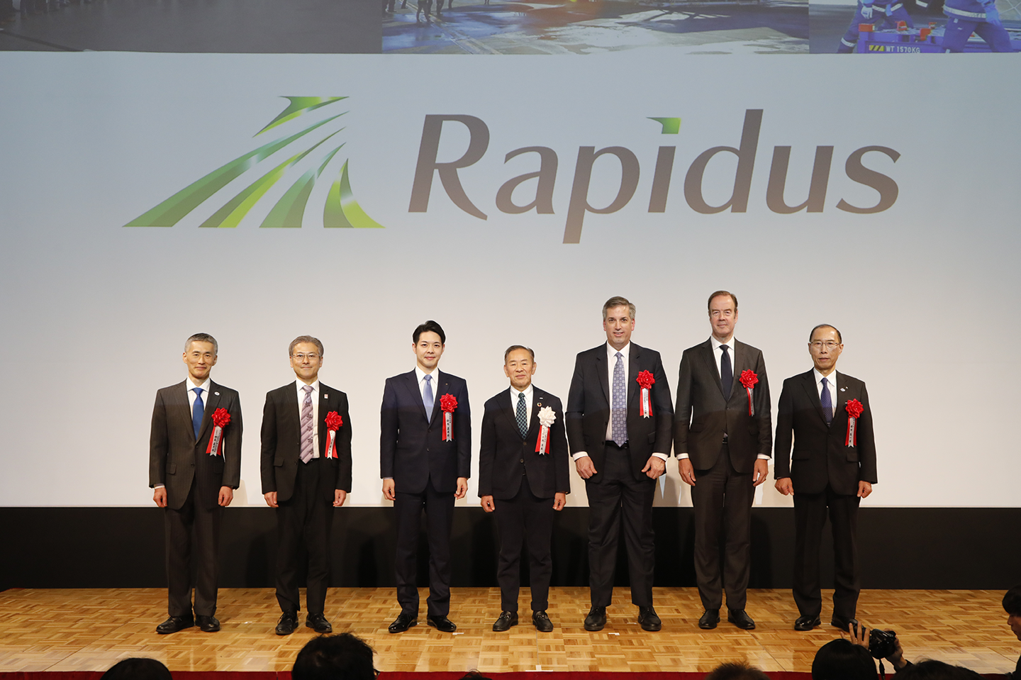Rapidus 接收日本首台量产用 EUV 光刻机 ASML NXE:3800E Rapidus 接收日本首台量产用 EUV 光刻机 ASML NXE:3800E