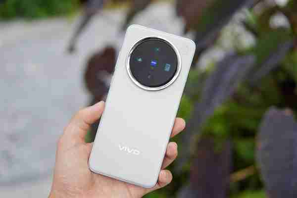 vivo X200S参数出炉：炫光问题将会解决