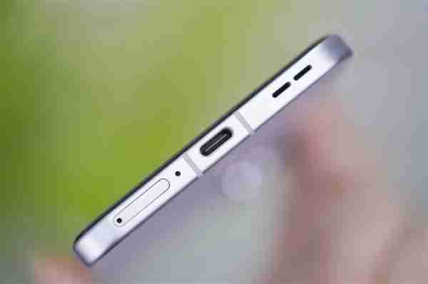 全等深四微曲屏!OPPO Reno13 Pro图赏