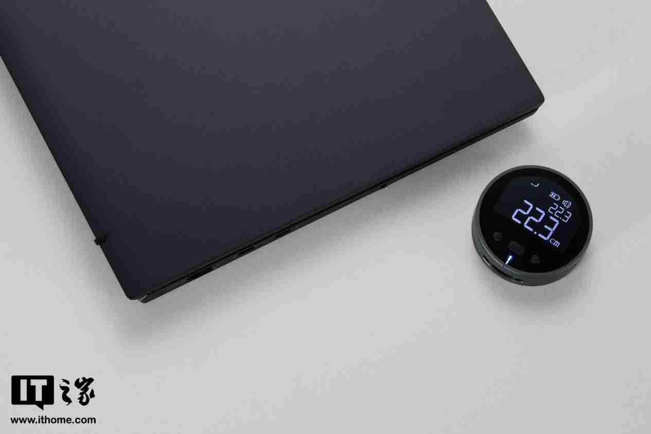 【IT之家开箱】微星尊爵 13 AI+ Evo 2024 图赏：990g 极致轻薄本