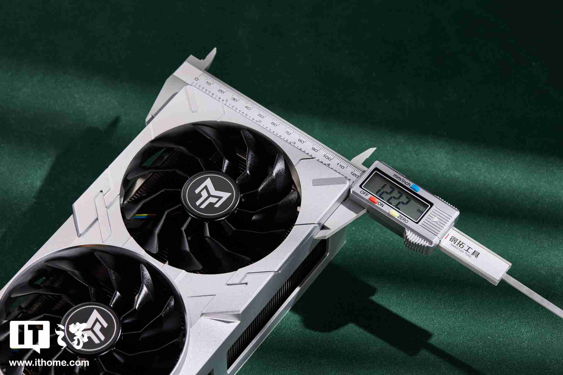 影驰 GEFORCE RTX 4070Ti SUPER 金属大师 Plus OC 图赏，硬派金属风，旗舰同款散热