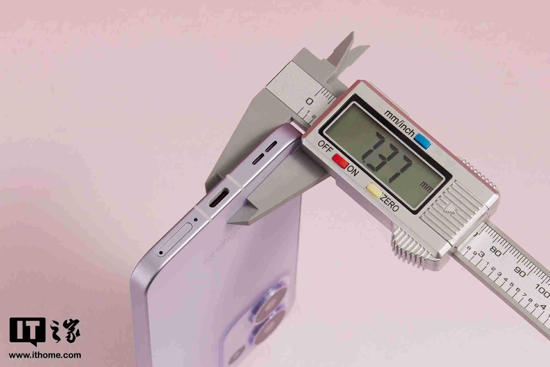 OPPO Reno13 系列实拍图赏：四曲柔边小直屏，“超美小 OPhone”