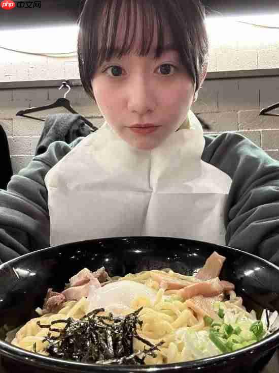 《寂静岭f》凛子演员近照:可爱到想被她从楼梯上推倒