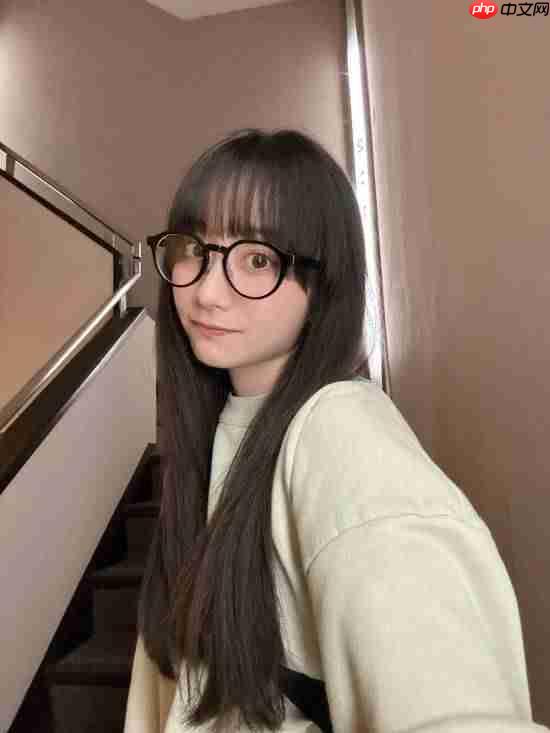 《寂静岭f》凛子演员近照:可爱到想被她从楼梯上推倒