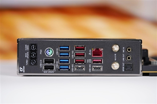 刷新超频记录!七彩虹iGame X870E Vulcan OC V14图赏