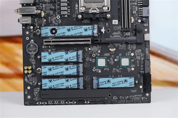 刷新超频记录!七彩虹iGame X870E Vulcan OC V14图赏