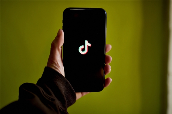 一群广西村民拍出《大话西游》 网友：代入感太强了